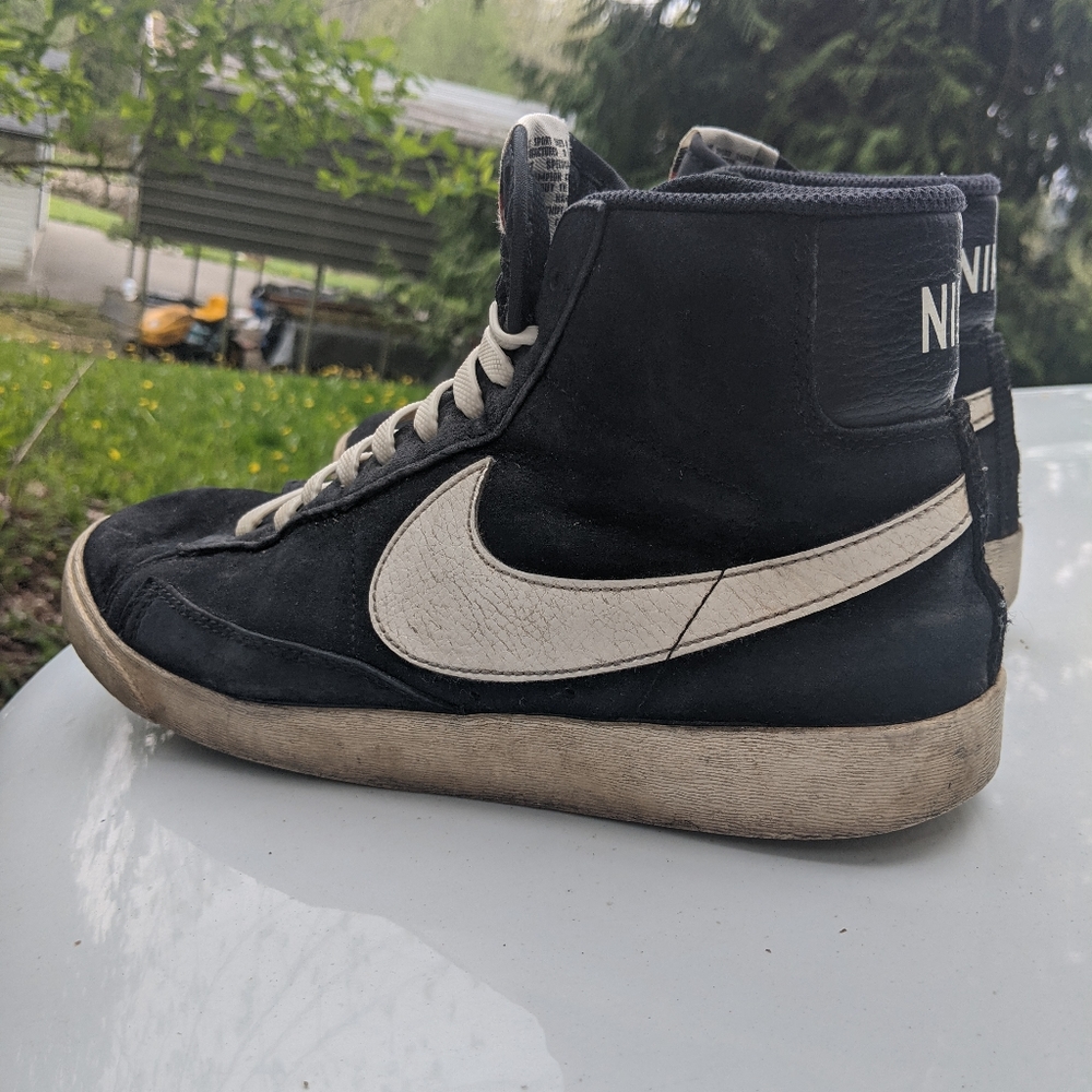 Nike suede high tops with elastic laces -- women's -- 9.5 US | UK 7 | EUR 41 - Picture 4 of 10